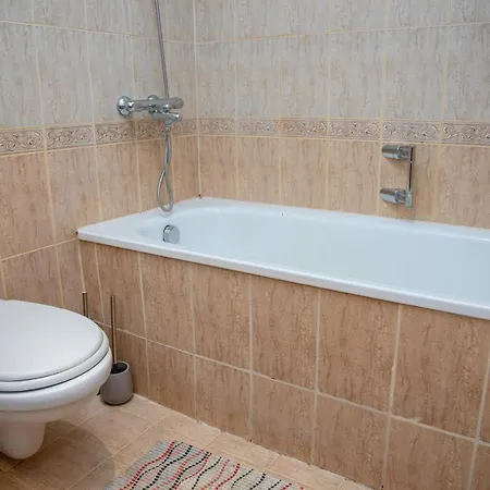 With A Balcony Near The Centre Of Sunny By Flаt Manаger * סאני ביץ'